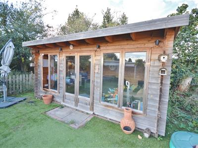 SUMMER HOUSE